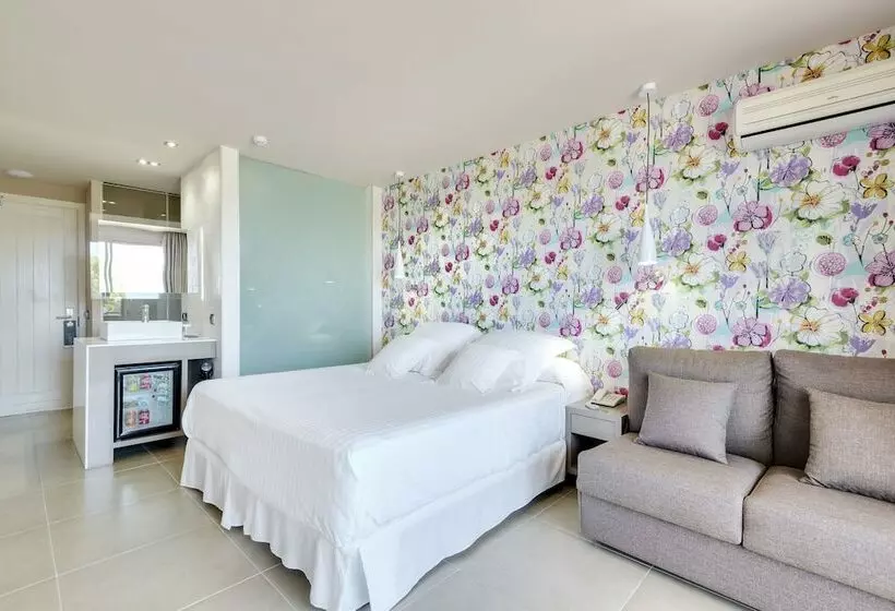 اتاق استاندارد با چشم‌انداز استخر, Occidental Ibiza - All Inclusive