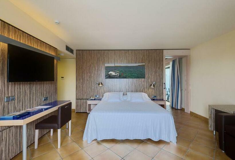 غرفة عائلية, Occidental Menorca