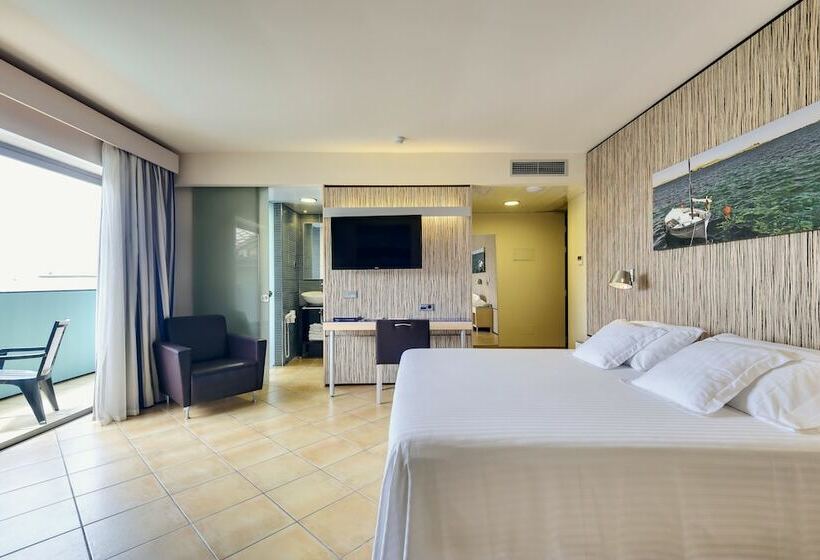 غرفة عائلية, Occidental Menorca