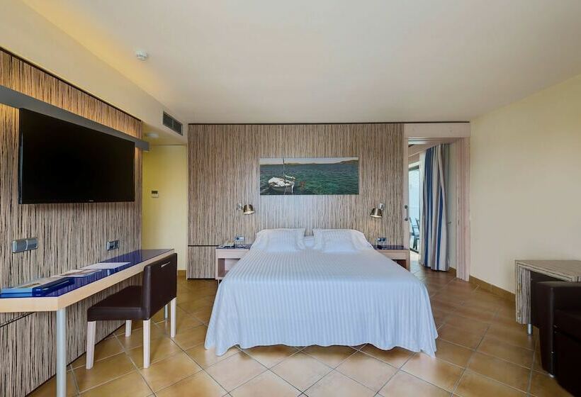 Семейный Номер, Occidental Menorca
