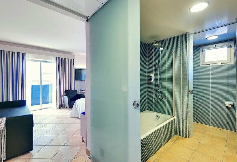 غرفة عائلية, Occidental Menorca