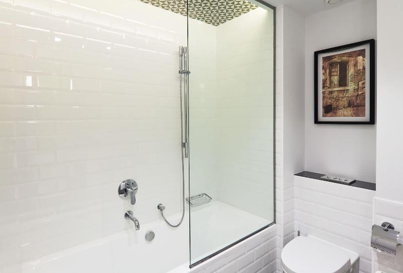 جناح جونيور, One Shot Palacio Reina Victoria 04