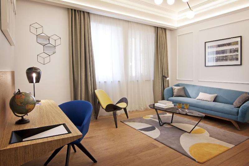 سوییت جونیور, One Shot Palacio Reina Victoria 04