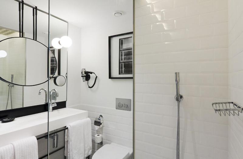 جناح جونيور, One Shot Palacio Reina Victoria 04