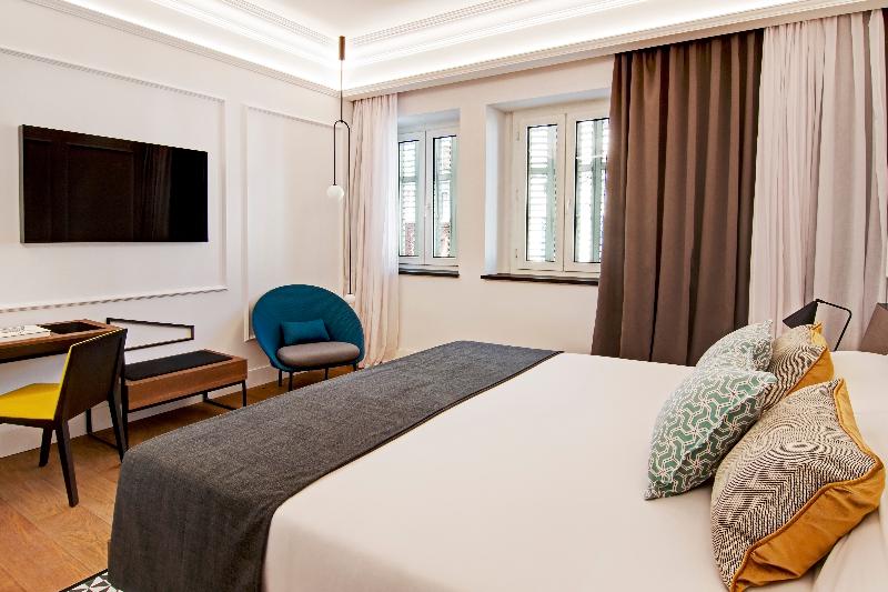 اتاق اجرایی, One Shot Palacio Reina Victoria 04