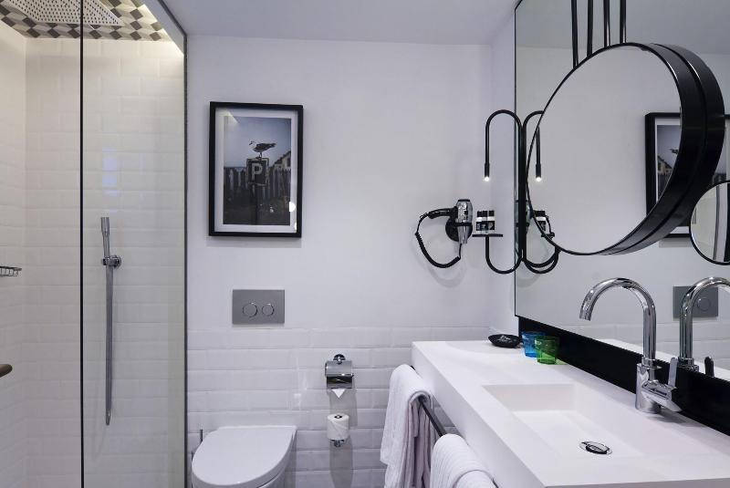 جناح, One Shot Palacio Reina Victoria 04