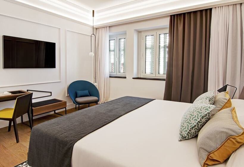 غرفة تنفيذية, One Shot Palacio Reina Victoria 04