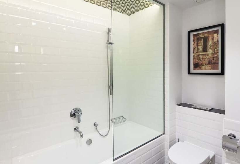 جناح جونيور, One Shot Palacio Reina Victoria 04