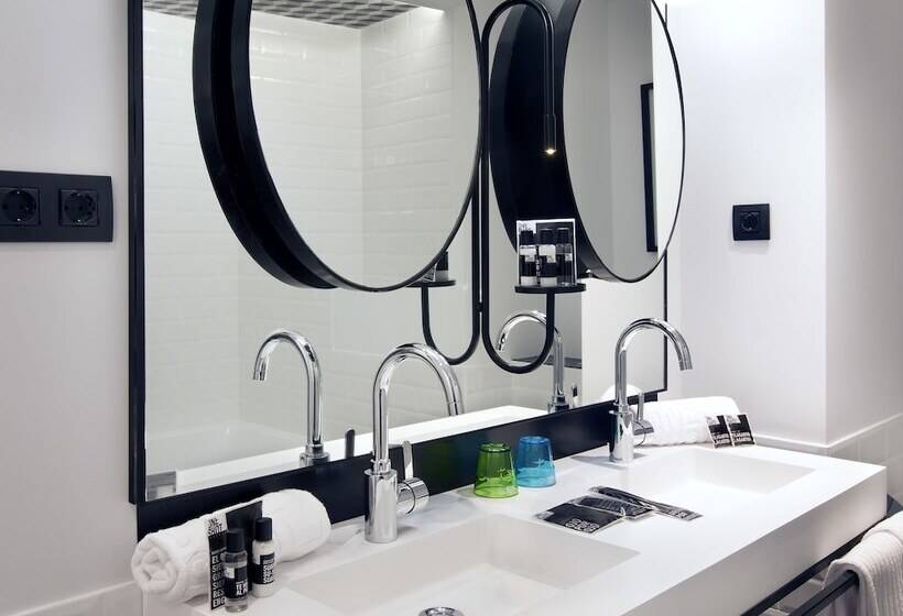 جناح جونيور, One Shot Palacio Reina Victoria 04