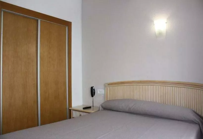 Standard Yhden Hengen Huone, Porto