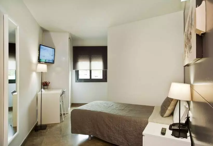 اتاق استاندارد یک نفره, Sant Pere Ll Hspii