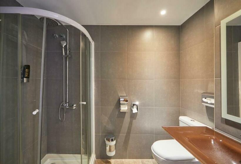Quarto Estandar, Nura Santa Ponsa Pins