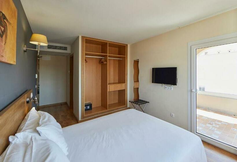 Quarto Superior, Nura Santa Ponsa Pins
