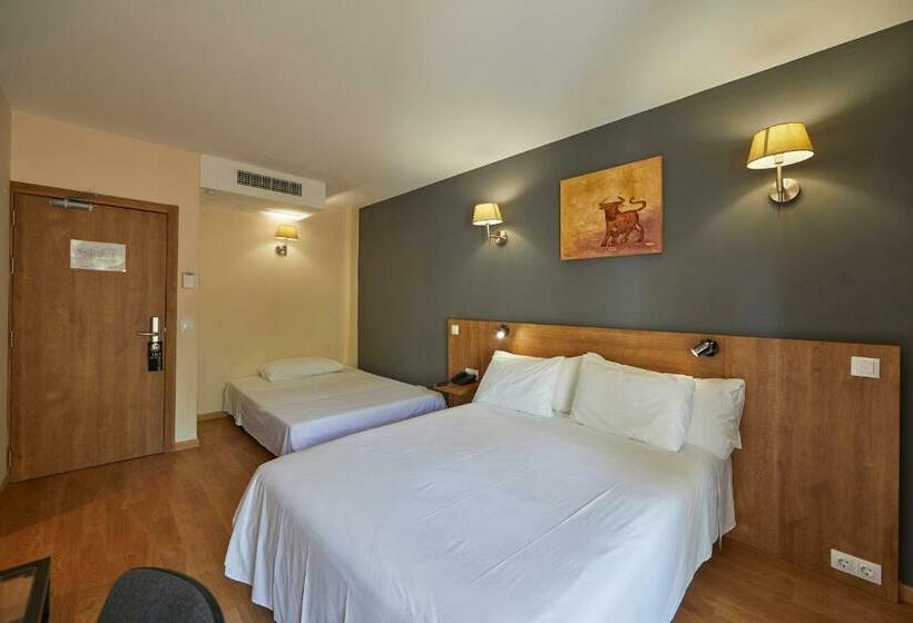 Quarto Familiar, Nura Santa Ponsa Pins
