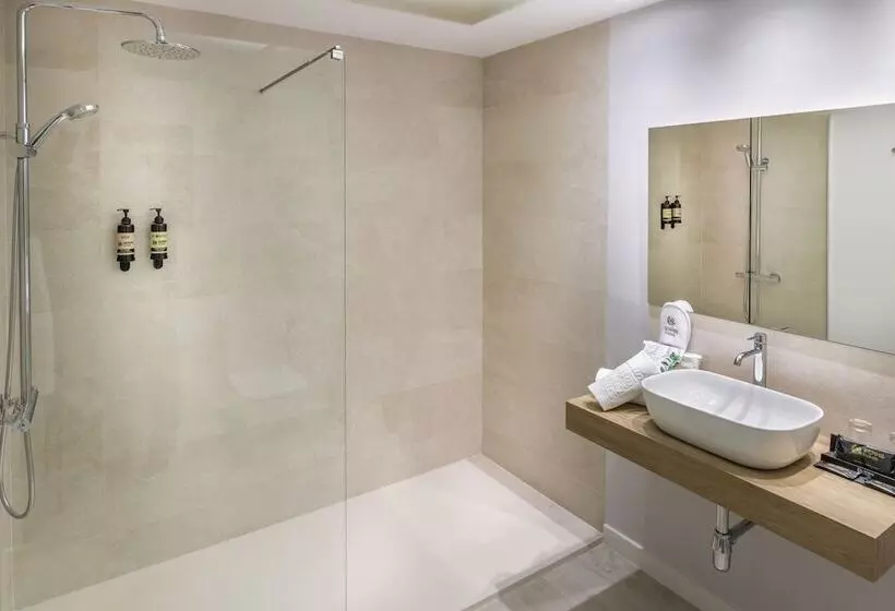 اتاق لوکس سه تخته, Serhs Rivoli Rambla