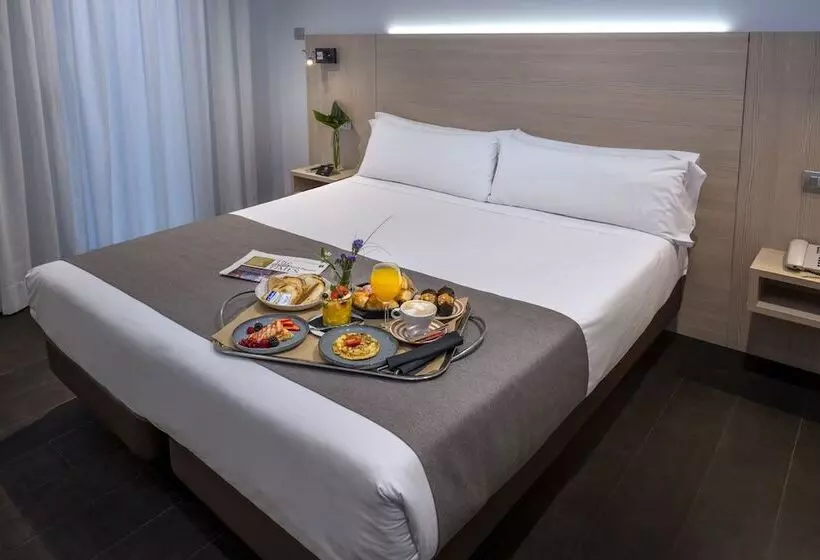 اتاق اکونومی, Serhs Rivoli Rambla