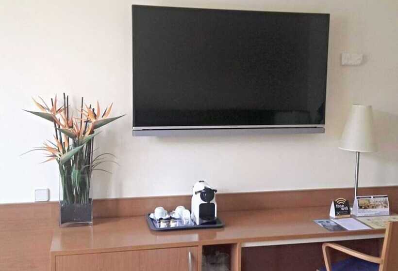 غرفة ديلوكس, Rh Sorolla Centro