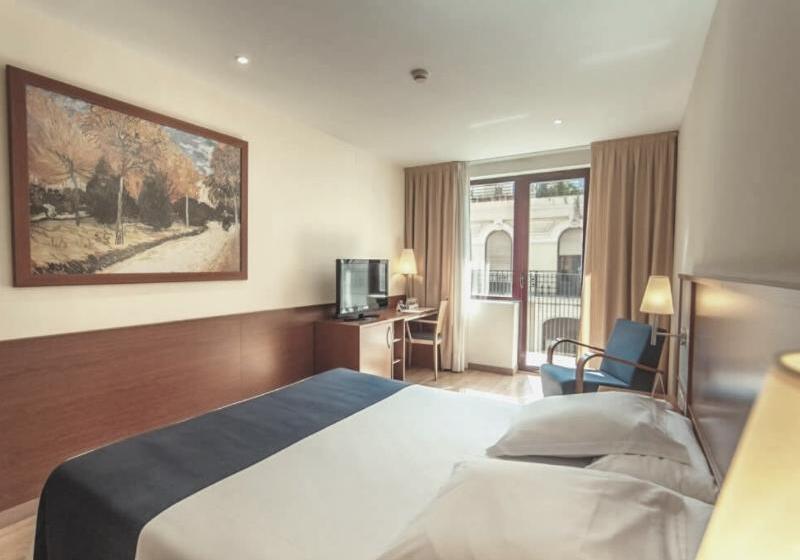 غرفة قياسية مزوَّدة بتراس, Rh Sorolla Centro