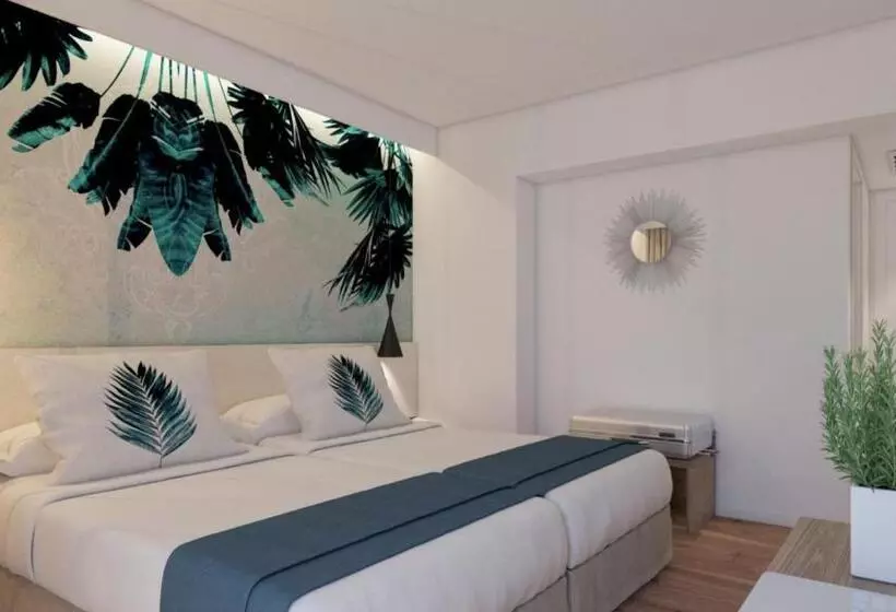 Habitació Estàndard, Tora