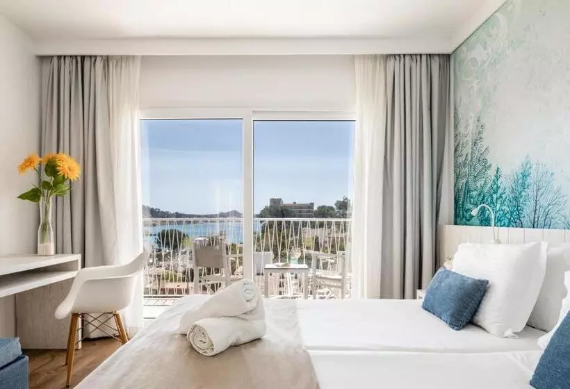 Habitació Triple Estàndard, Tora
