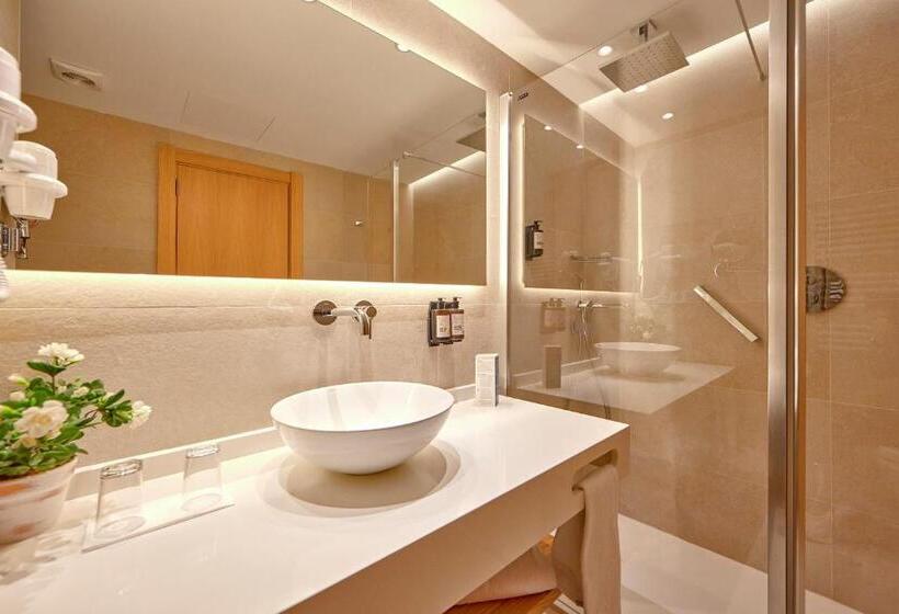 اتاق خانوادگی, Universal Hotel Lido Park & Spa