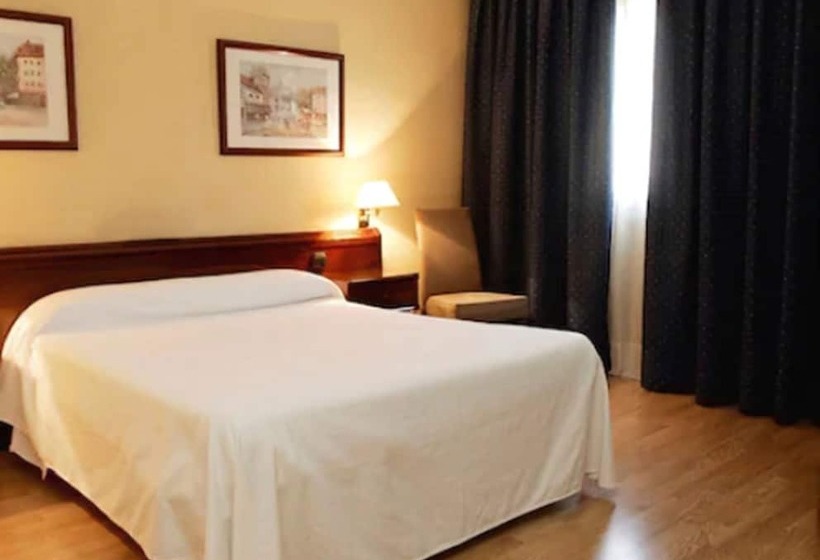 スタンダードトリプルルーム, Vernisa