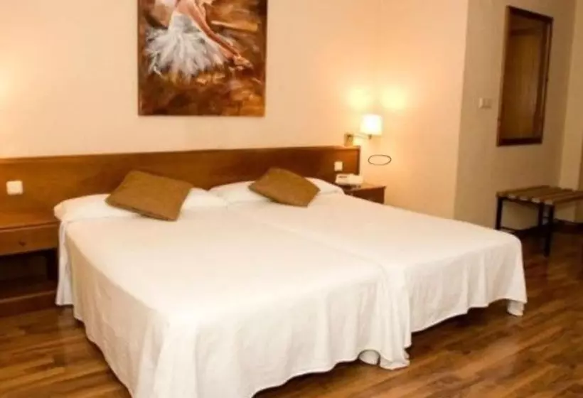 3-Bett-Standardzimmer, Vernisa