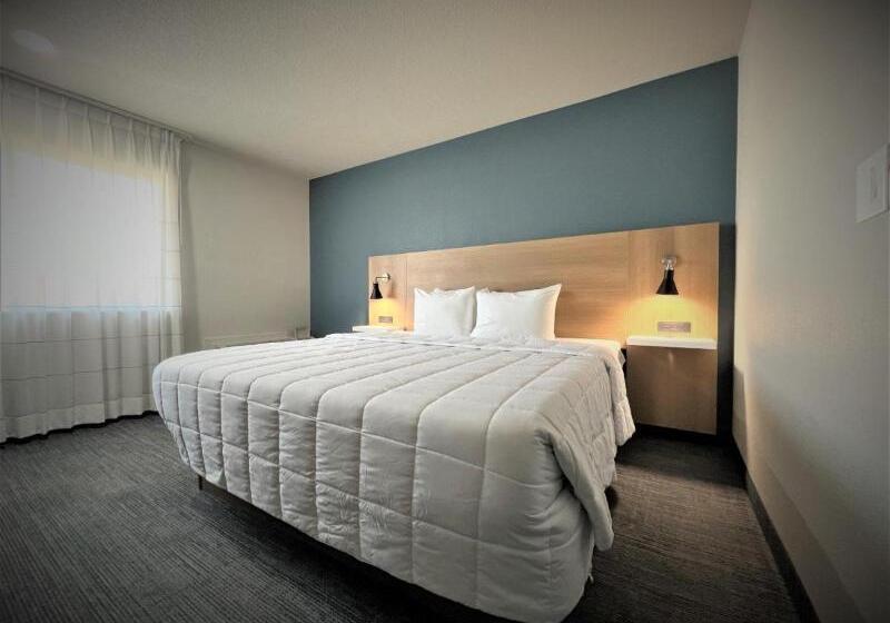 سوییت جونیور با چشمانداز دریا, Universal Hotel Lido Park & Spa