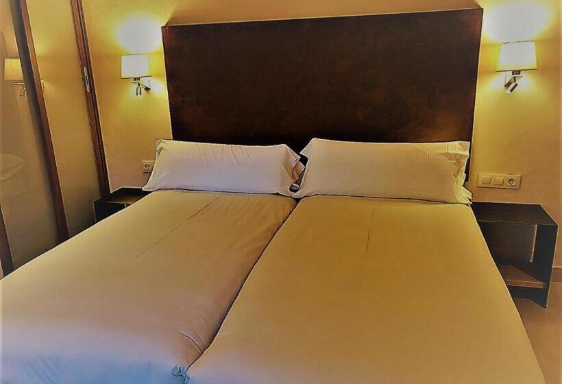 Номер Стандарт Трехместный, Chillout Hotel Tres Mares