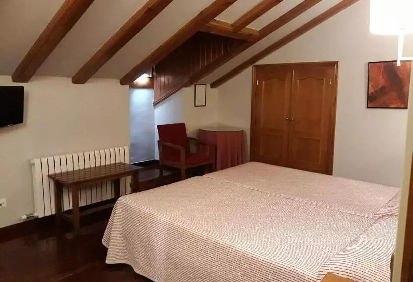 Habitación Estándar Abuhardillada, Aragüells