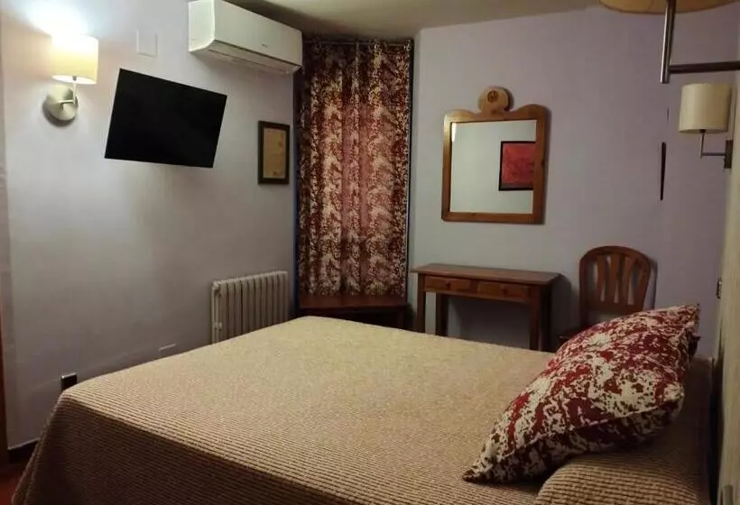 Standart İç Oda, Aragüells