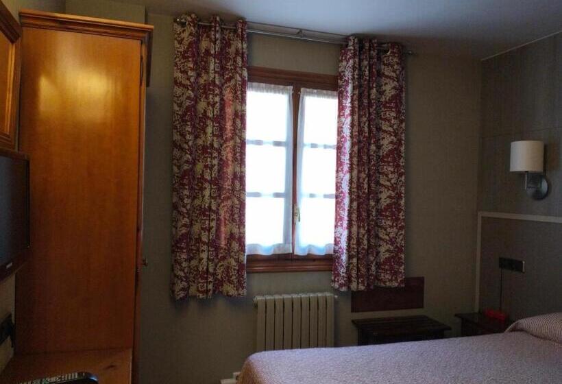 חדר סטנדרט יחיד, Aragüells