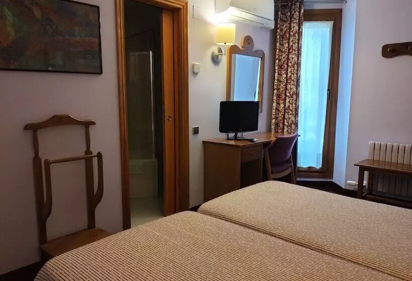 Standart İç Oda, Aragüells