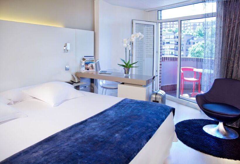 اتاق خانوادگی, Barcelo Costa Vasca