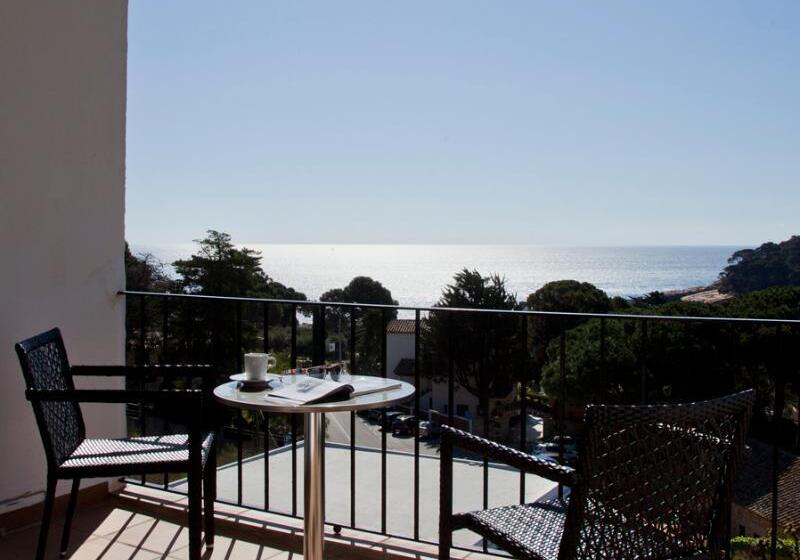 اتاق لوکس با چشمانداز دریا, Eetu  Adults Only