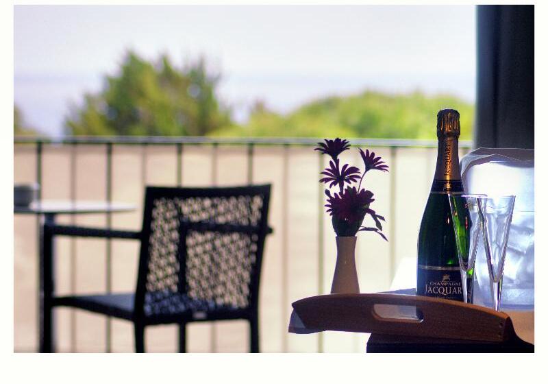 اتاق لوکس با چشمانداز دریا, Eetu  Adults Only