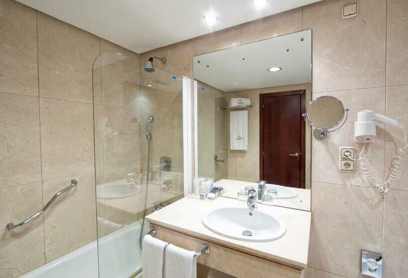 스탠다드 트리플 룸, Eurostars Araguaney