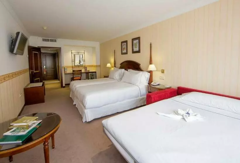 اتاق استاندارد سه نفره, Eurostars Araguaney