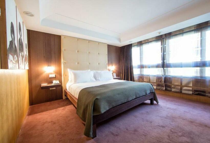 스위트, Eurostars Araguaney