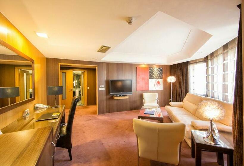 스위트, Eurostars Araguaney