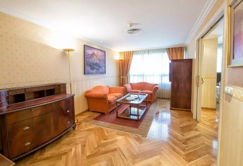 سوییت, Eurostars Araguaney