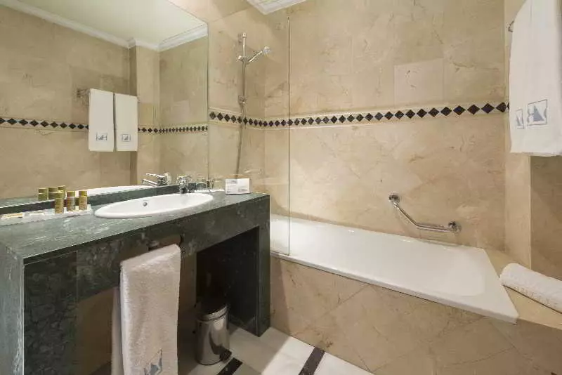 اتاق استاندارد یک نفره, Eurostars Maimonides