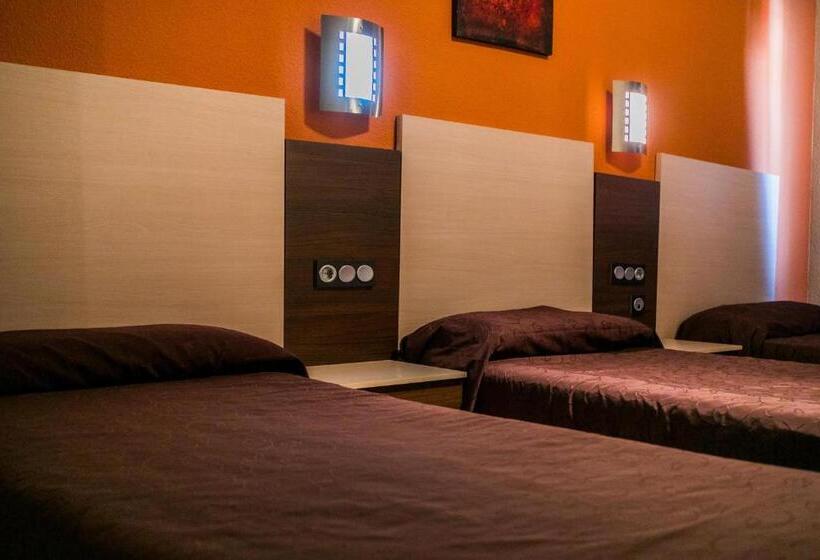 חדר סטנדרט לשלושה, La Nava