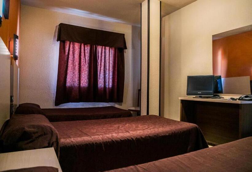 חדר סטנדרט לשלושה, La Nava