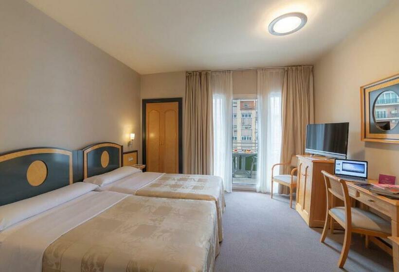 Standart Oda, Macia Condor