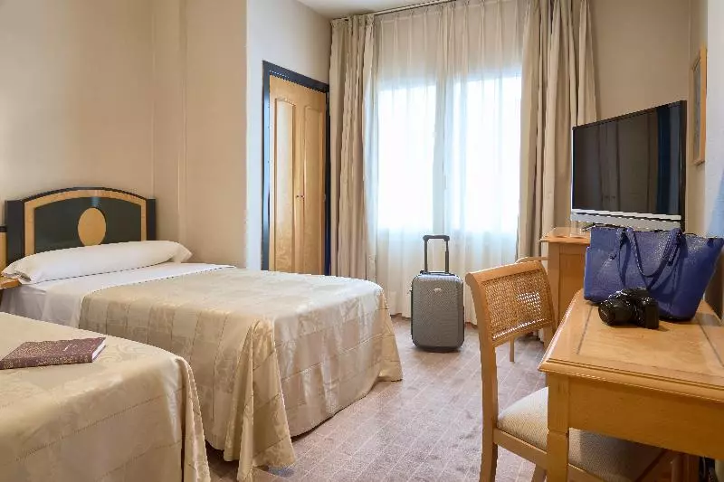 Standart Oda, Macia Condor