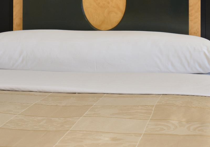 Standart Oda, Macia Condor