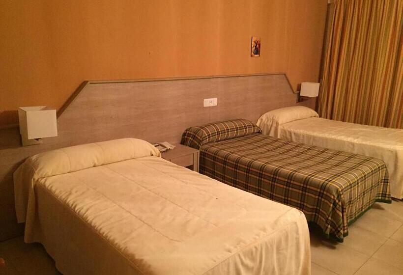 اتاق استاندارد سه نفره, Manzanares