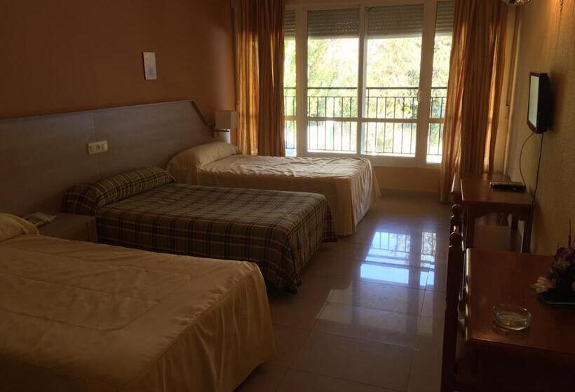 اتاق استاندارد سه نفره, Manzanares