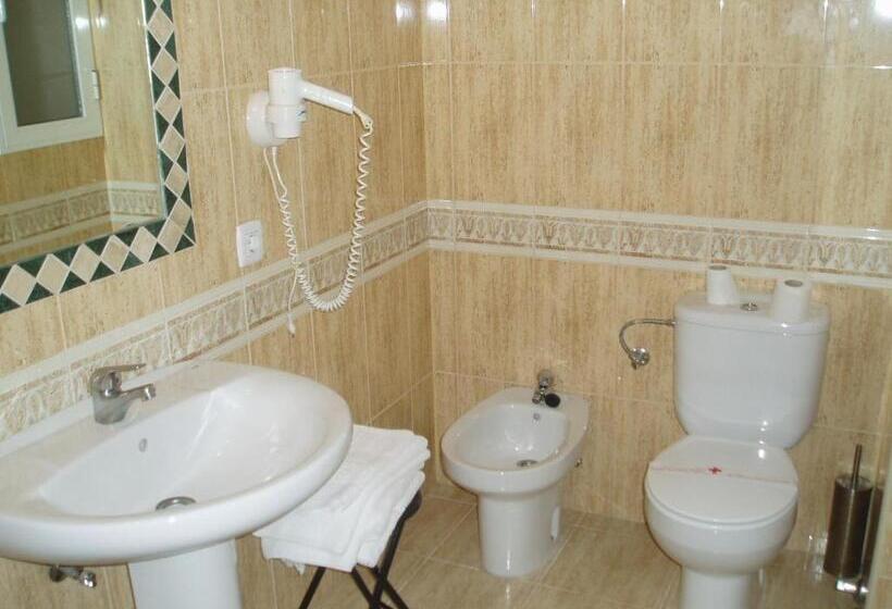 اتاق استاندارد چهار تخته, Manzanares